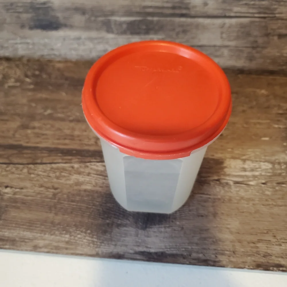 Tupperware Modular Mate #1606 Round‎ #2 With Red Seal 1607 - 15 oz